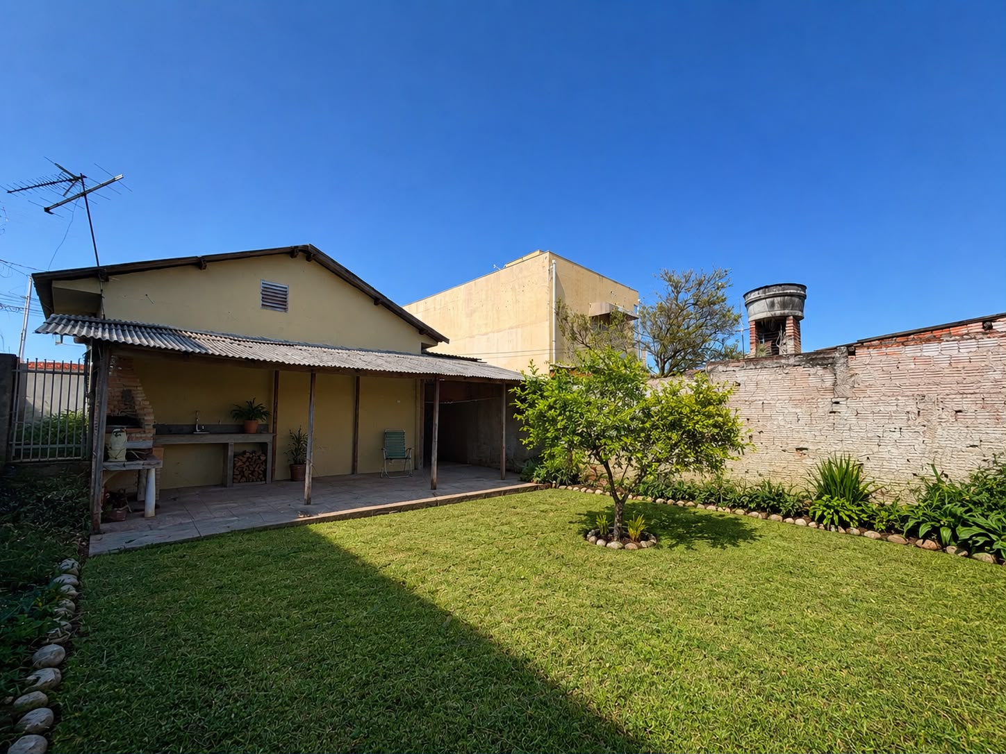 Casa Zona Sul com Terreno Inteiro 275m²